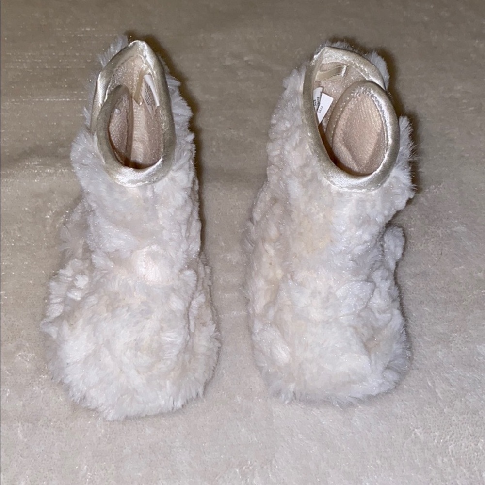 Infant Furry White Boots - Picture 2 of 4